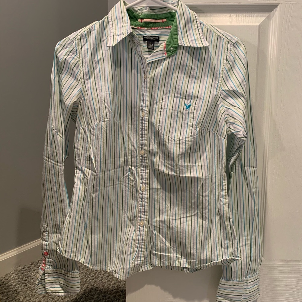 American Eagle Outfitters Favorite Fit Button Down